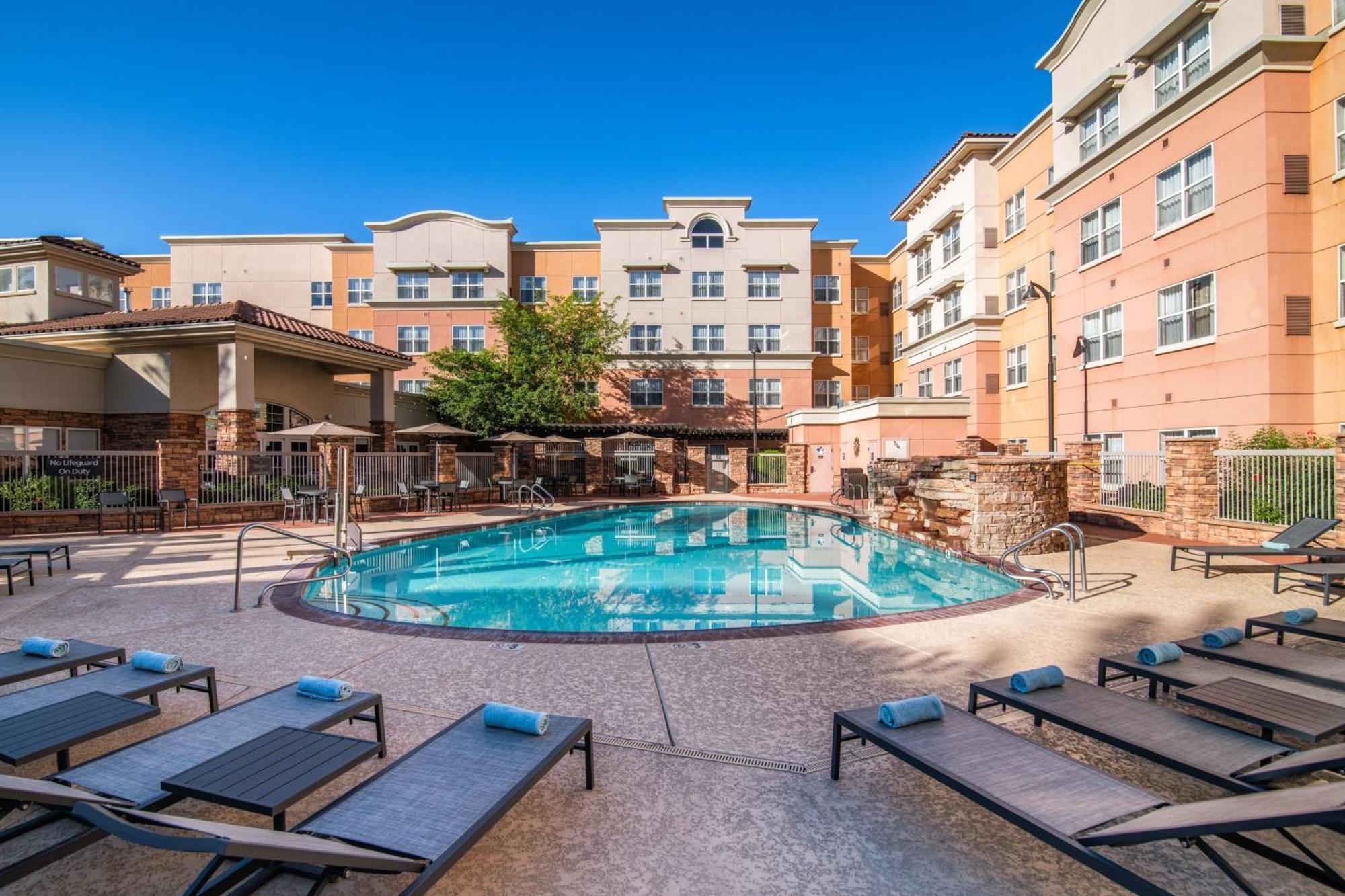 Residence Inn Phoenix Glendale Sports & Entertainment District Zewnętrze zdjęcie